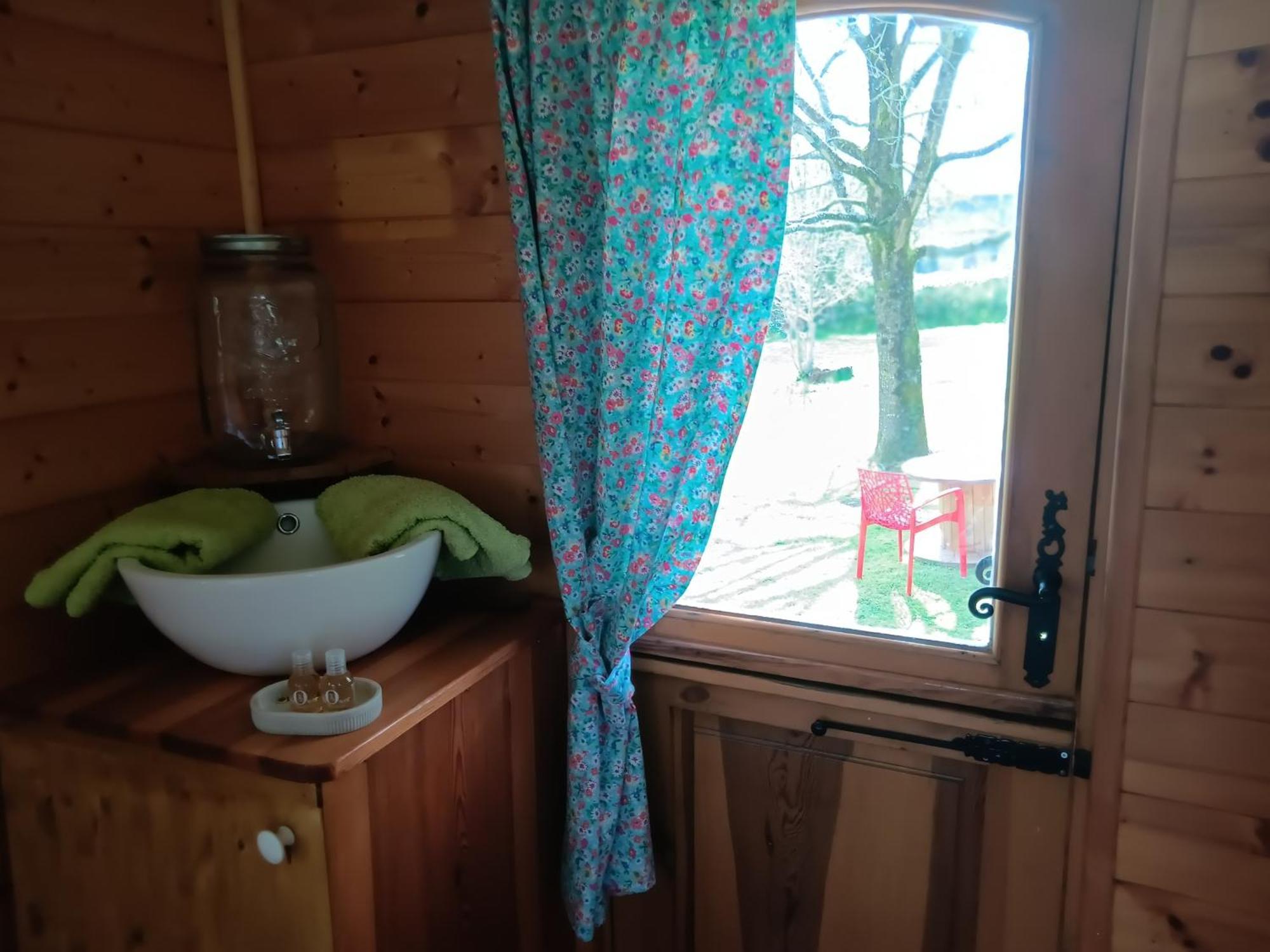 Le Val Daniniere B&B Adult Only Le Mesnil-Garnier 外观 照片